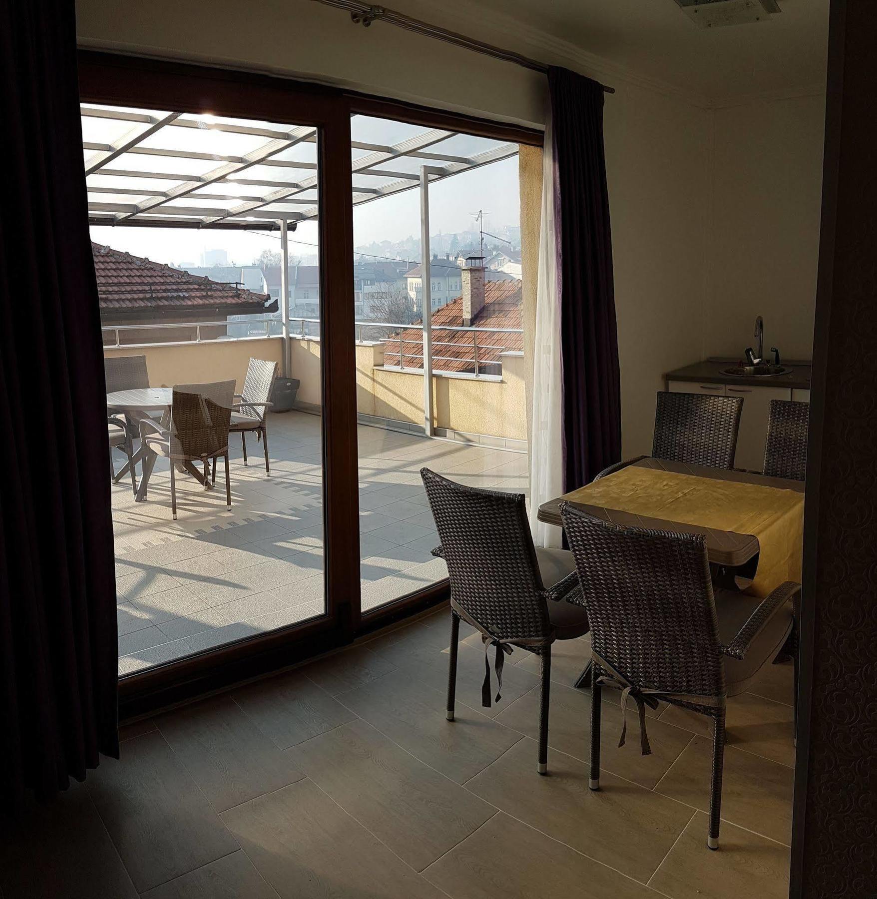 Guest House Ciro Sarajevo Bagian luar foto